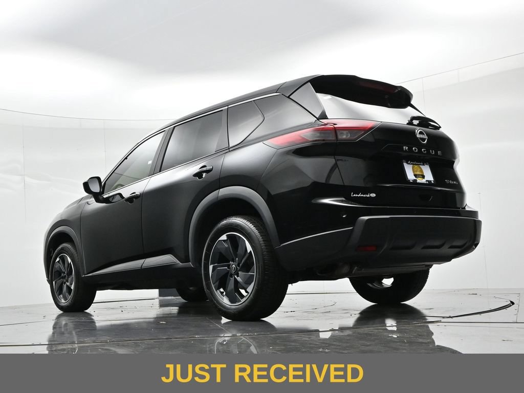 Used 2024 Nissan Rogue SV AWD/4WD image 18