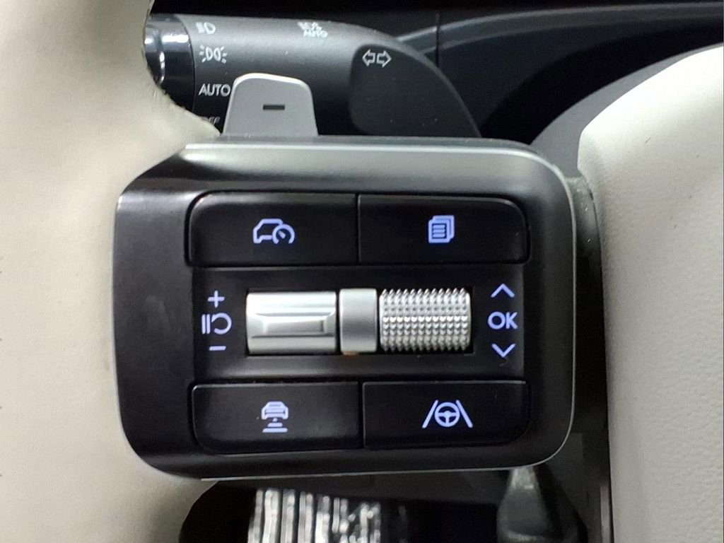 Used 2025 Hyundai Santa Fe SEL AWD/4WD image 15