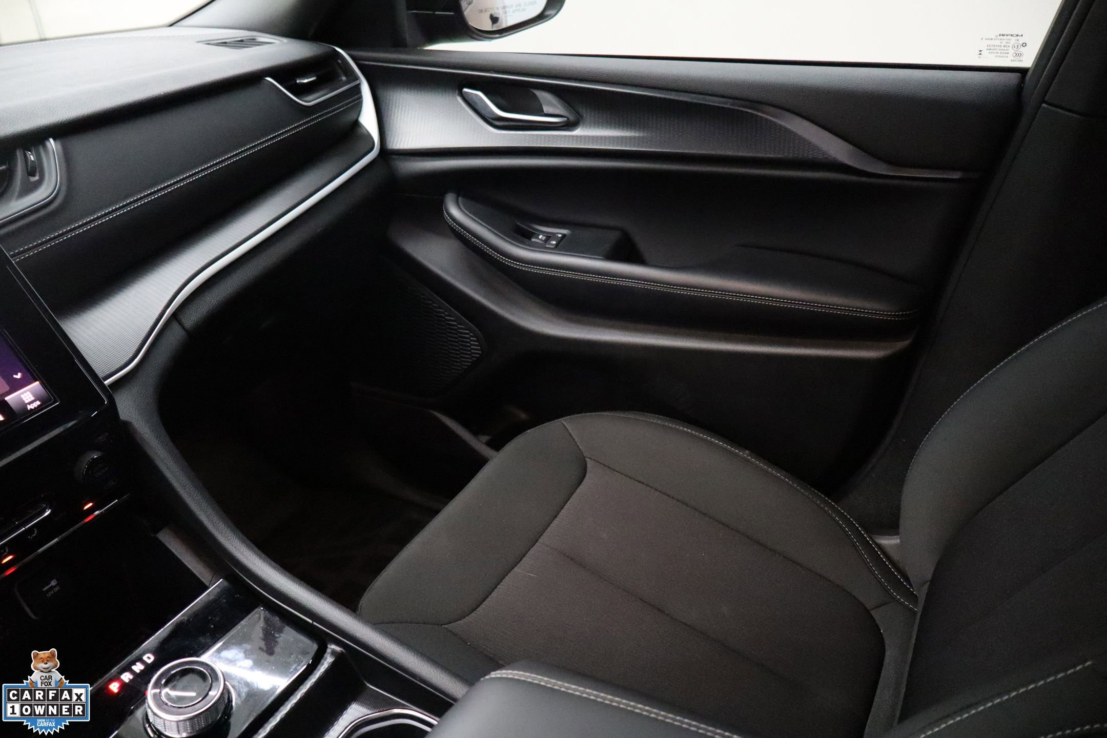 Used 2025 Jeep Grand Cherokee L Laredo image 24