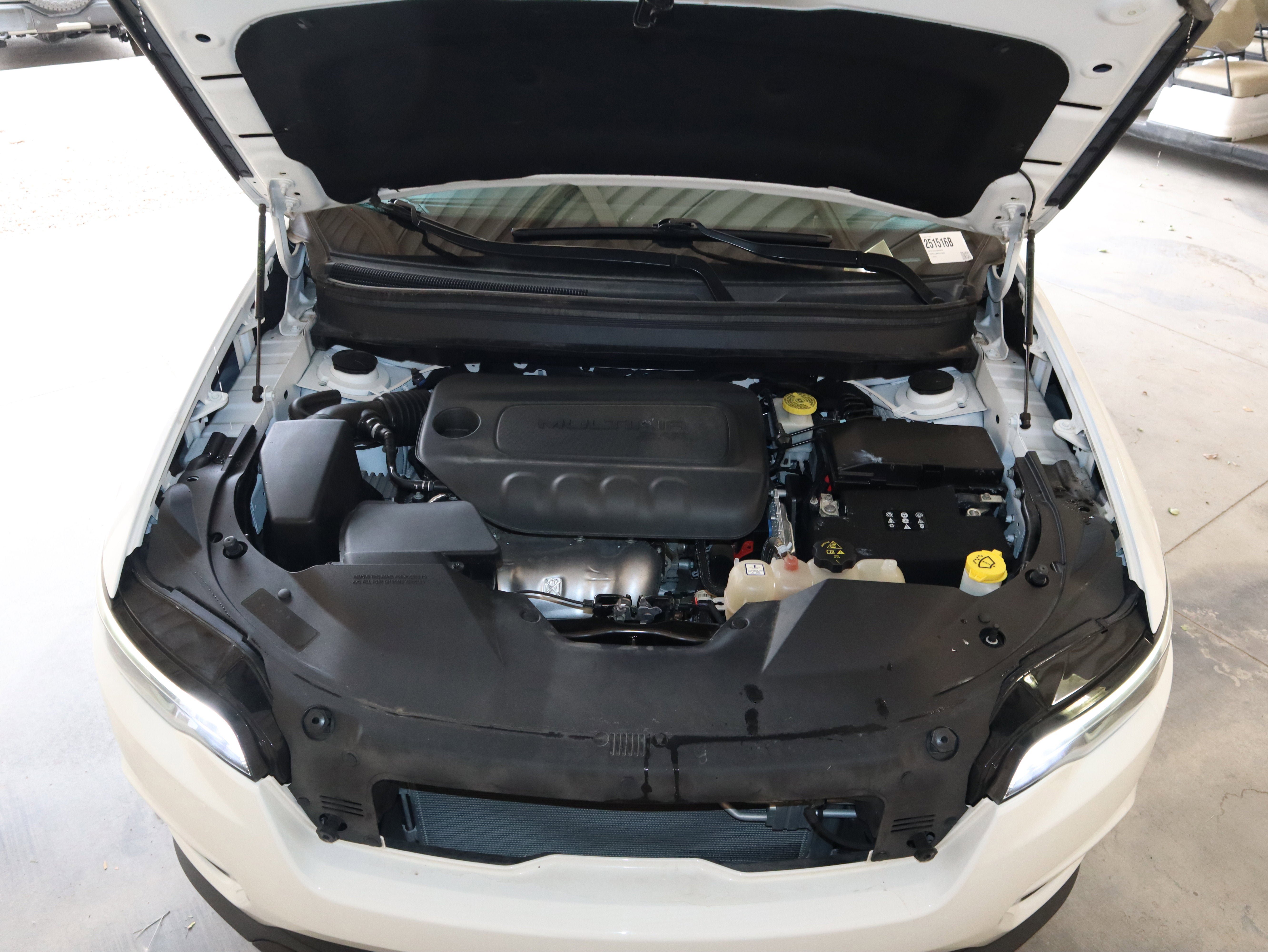 Used 2019 Jeep Cherokee Latitude Plus FWD image 20