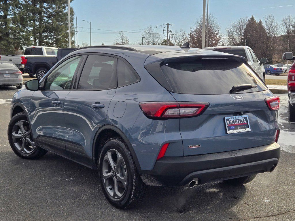 Certified 2025 Ford Escape ST-Line AWD/4WD image 13