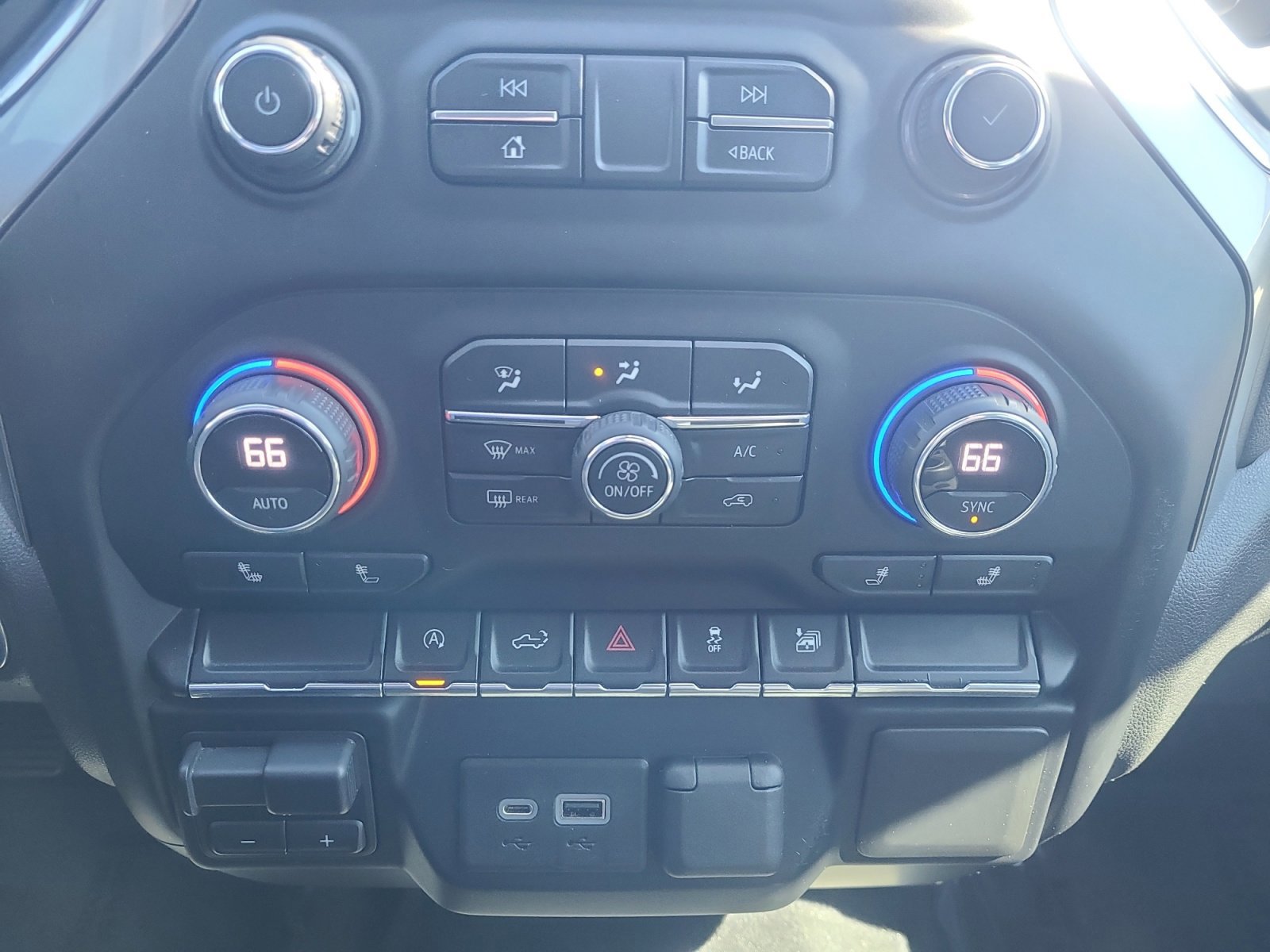 Used 2020 Chevrolet Silverado 1500 LT w/ Convenience Package image 30