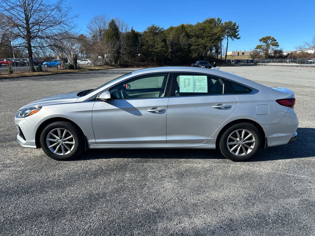 Used 2018 Hyundai Sonata SE image 2