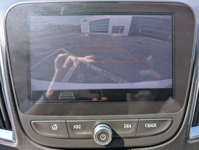 Used 2021 Chevrolet Malibu LT FWD image 14