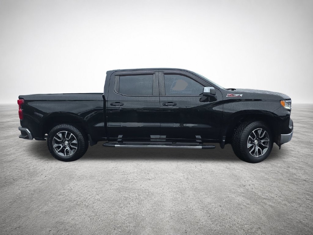 Used 2022 Chevrolet Silverado 1500 LT w/ Z71 Off-Road Package AWD/4WD image 9