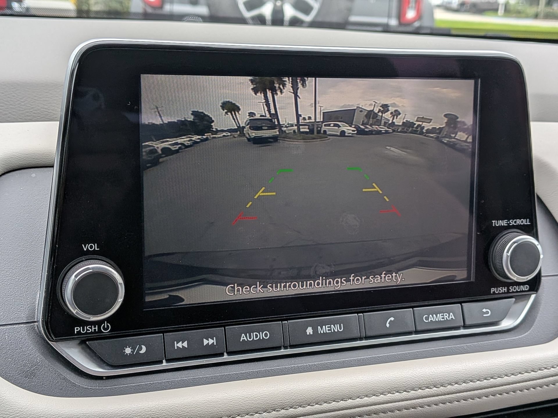 Used 2025 Nissan Rogue SV FWD image 24