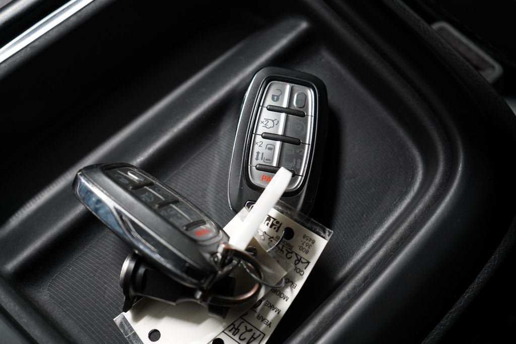 Used 2020 Chrysler Pacifica Touring-L w/ S Appearance Package FWD image 27
