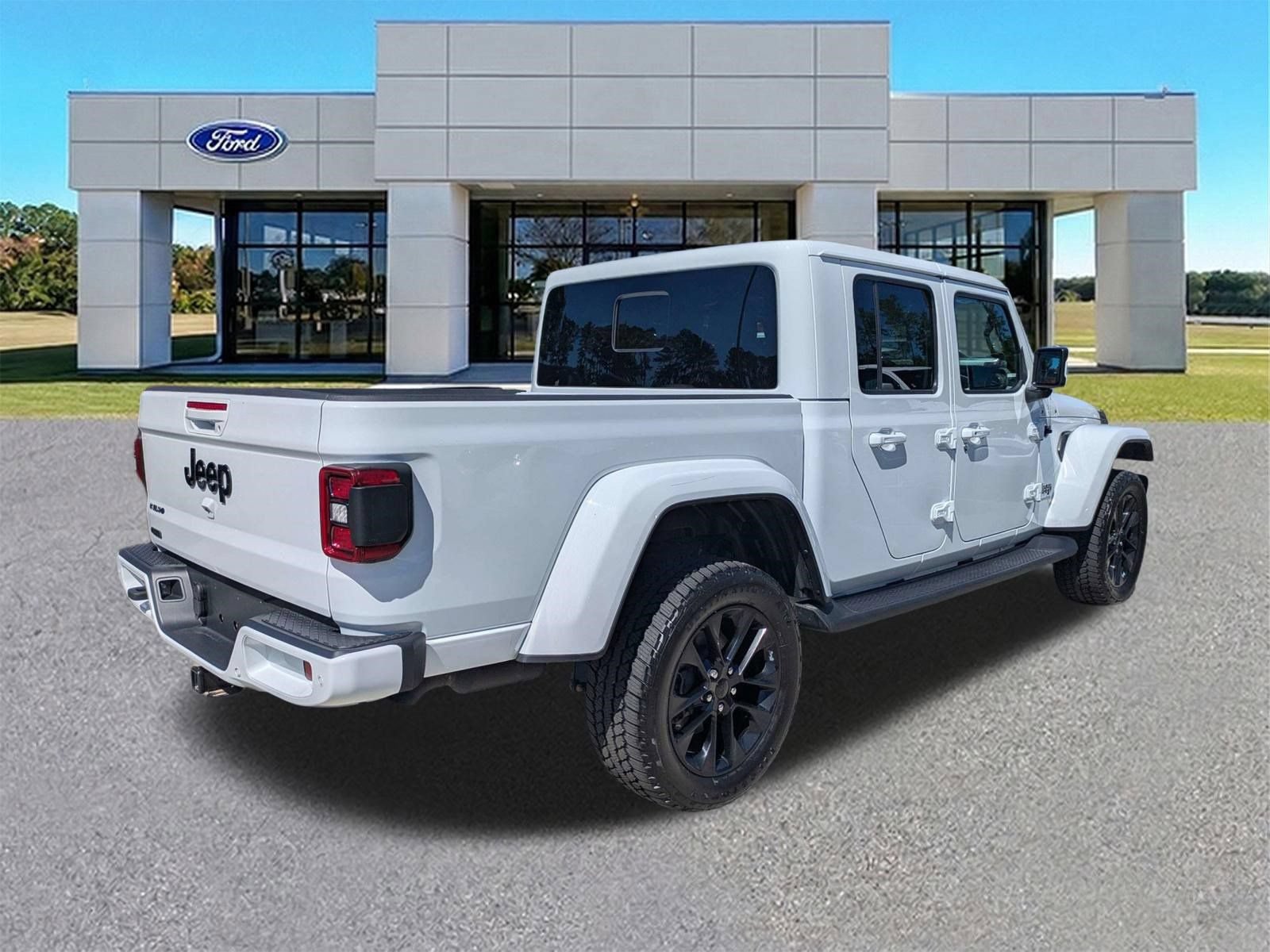 Used 2022 Jeep Gladiator Overland AWD/4WD image 2