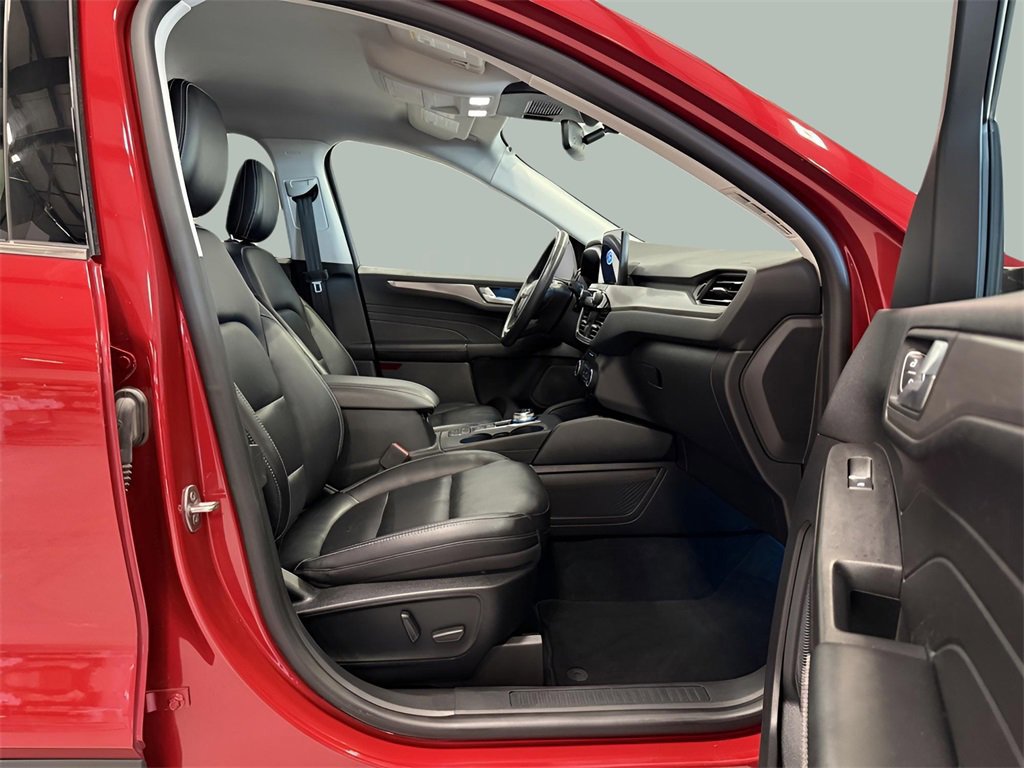 Certified 2021 Ford Escape Titanium image 24