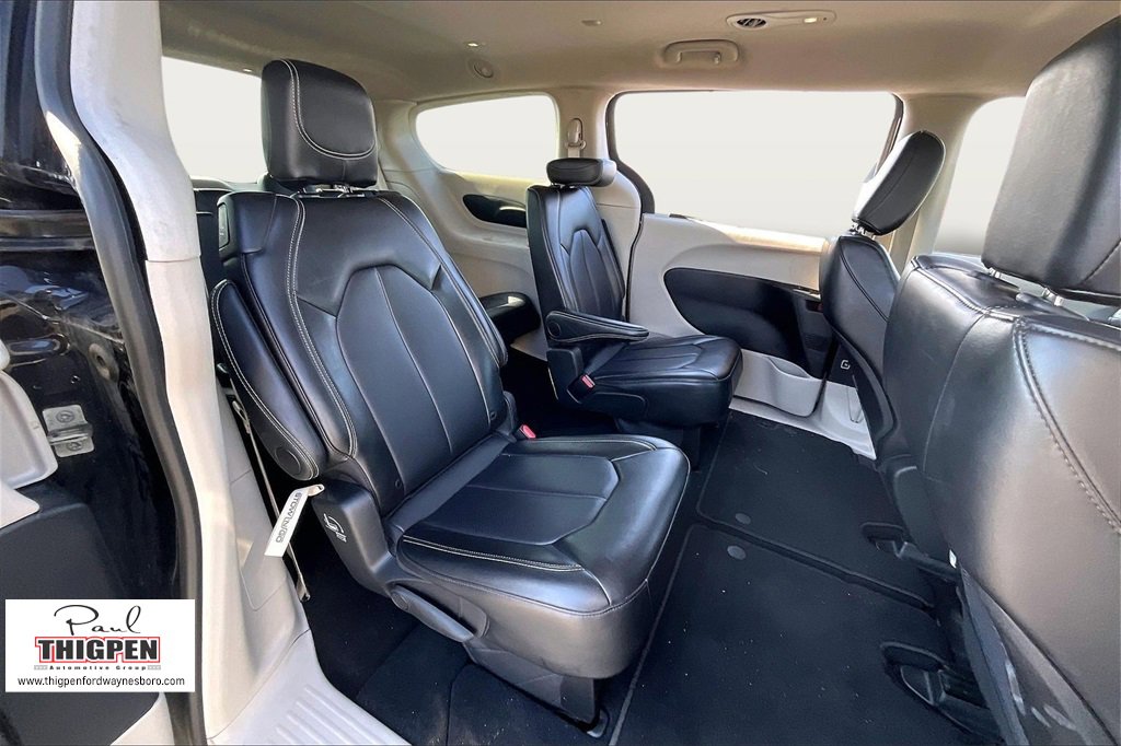 Used 2024 Chrysler Pacifica Touring-L image 26