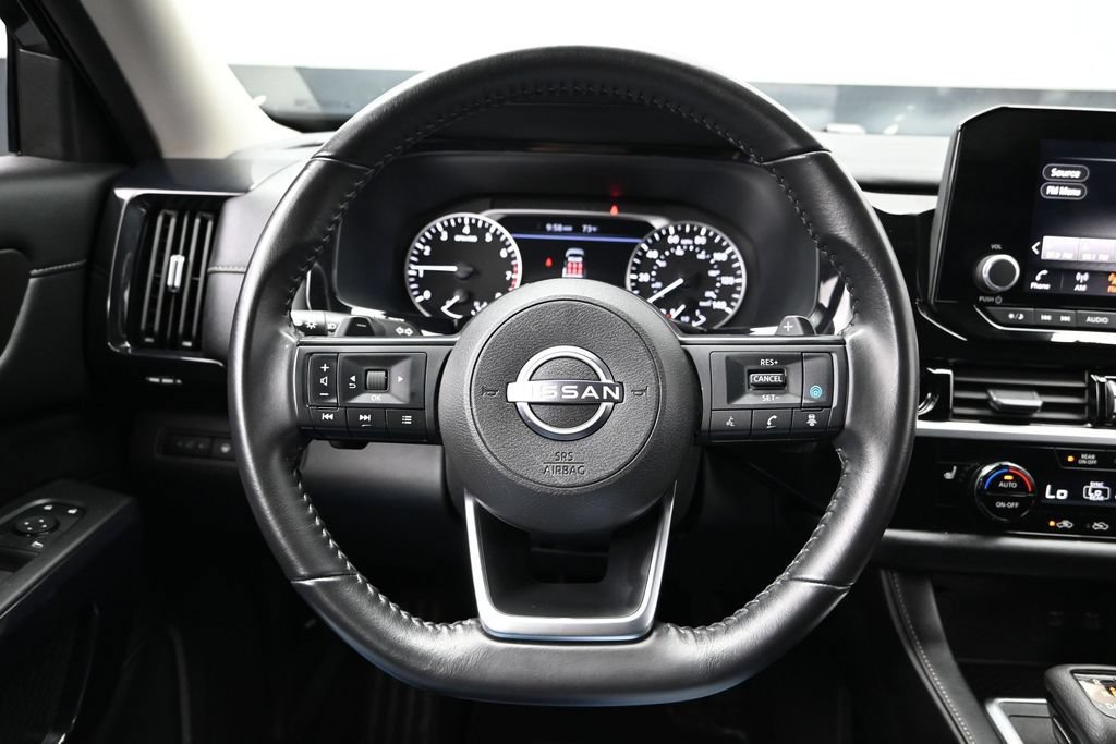 Used 2025 Nissan Pathfinder SV FWD image 24
