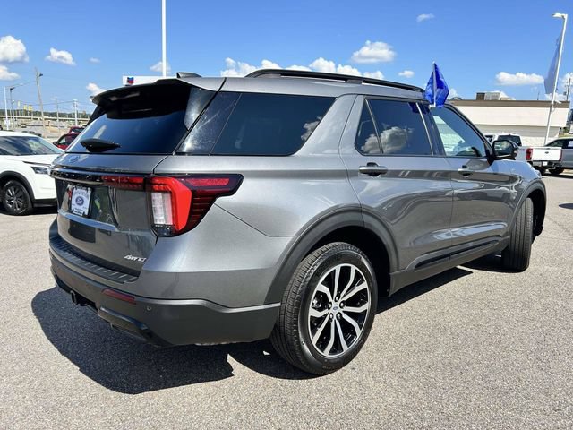 Certified 2025 Ford Explorer ST-Line AWD/4WD image 32