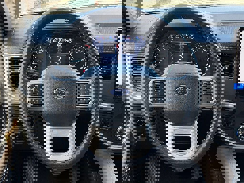 Certified 2024 Ford Expedition XLT image 32