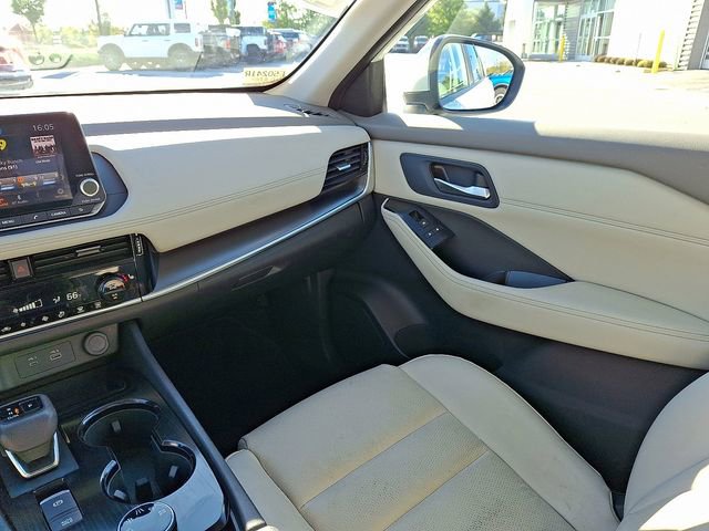 Used 2023 Nissan Rogue SV w/ SV Premium Package image 17