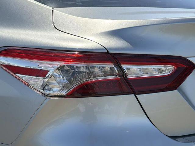 Used 2018 Toyota Camry XLE FWD image 8