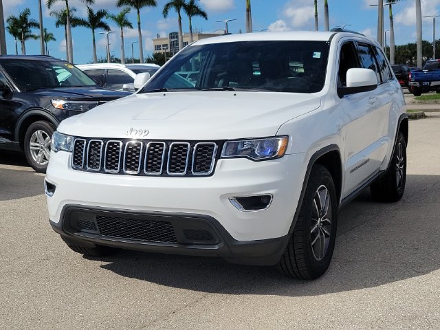 Used 2018 Jeep Grand Cherokee Laredo RWD image 3