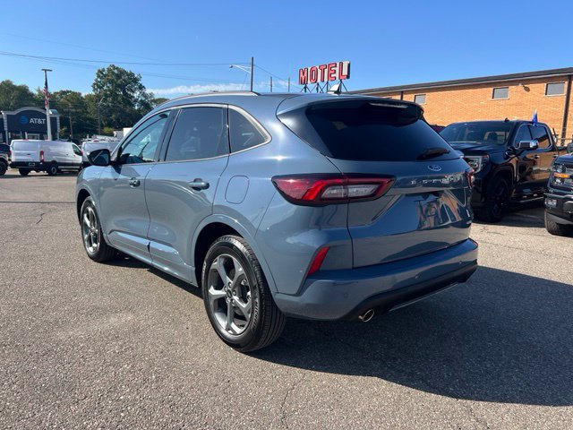 Certified 2024 Ford Escape ST-Line w/ Tech Pack #1 AWD/4WD image 6