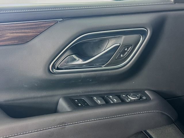 Used 2023 Chevrolet Suburban Z71 w/ Luxury Package image 21