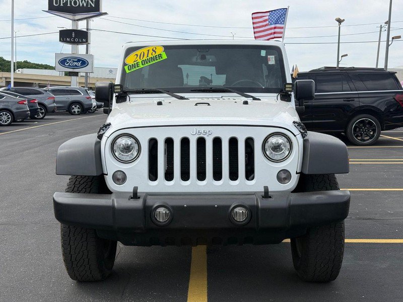 Used 2018 Jeep Wrangler Unlimited Rubicon w/ Dual Top Group AWD/4WD image 11