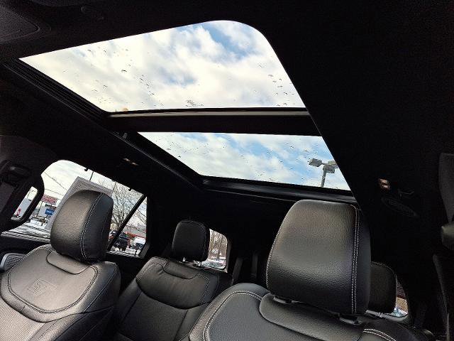 Certified 2022 Ford Explorer ST w/ Equipment Group 401A image 15