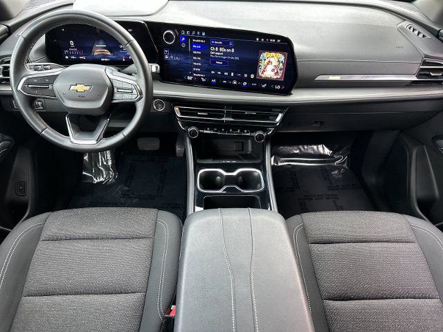 Used 2025 Chevrolet Traverse LT image 12