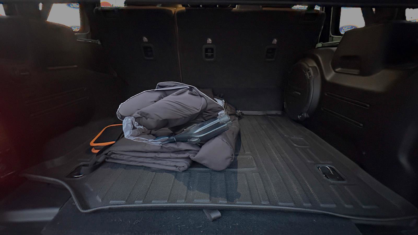 Used 2022 Jeep Wrangler Unlimited Sahara w/ Cold Weather Group image 6