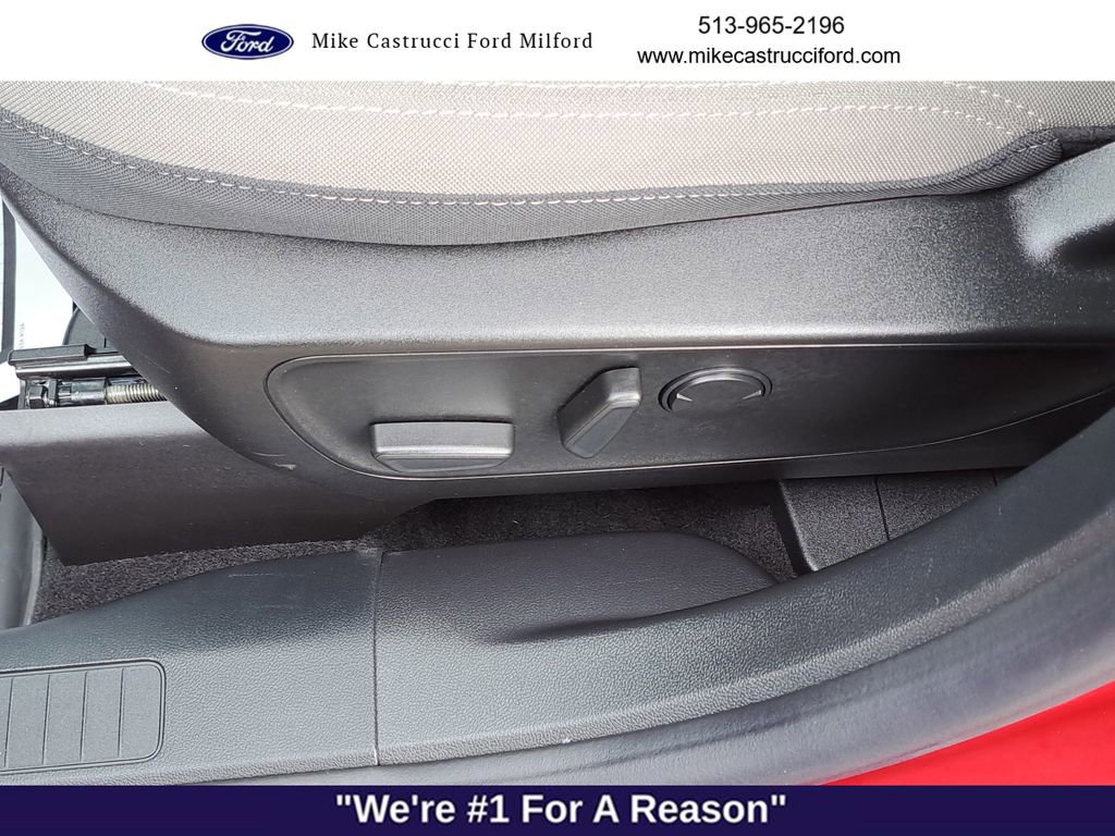 Certified 2022 Ford Escape SE w/ SE Sport Appearance Package image 21