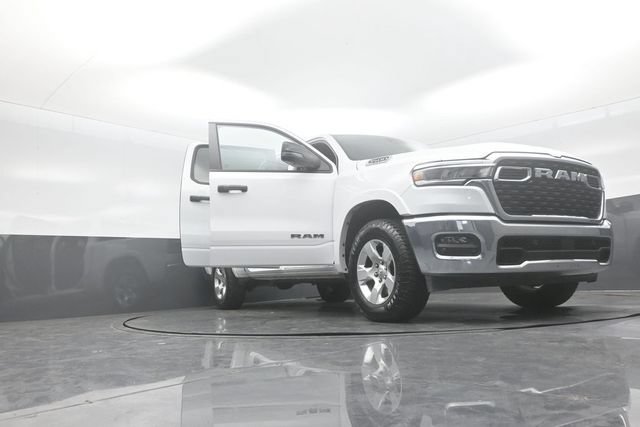Used 2025 RAM 1500 Big Horn AWD/4WD image 34