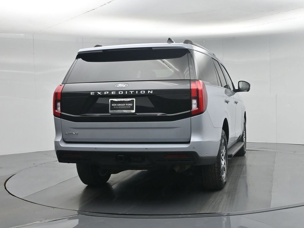 Certified 2025 Ford Expedition Active AWD/4WD image 15