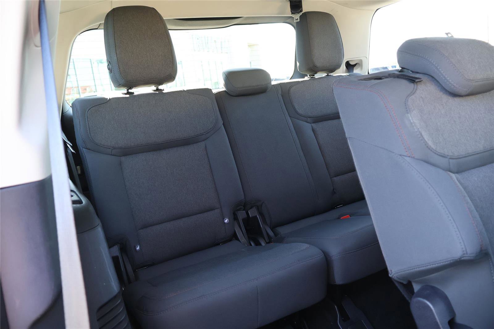 Certified 2025 Ford Expedition Active image 39