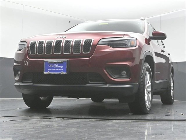 Used 2019 Jeep Cherokee Latitude w/ Cold Weather Group image 3
