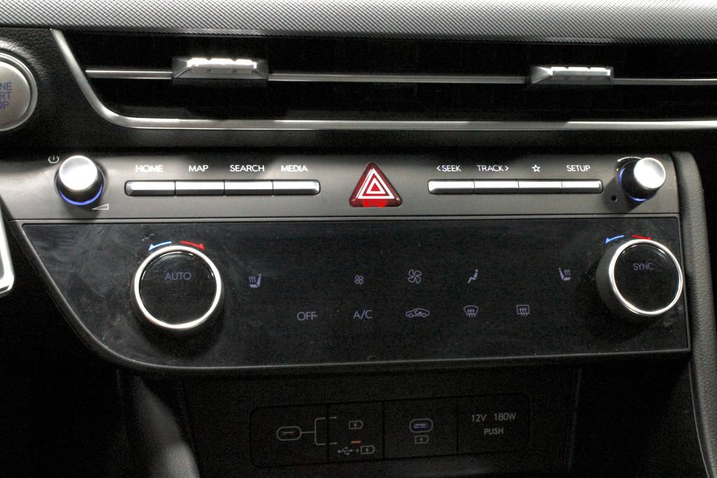 Used 2025 Hyundai Sonata SEL FWD image 29