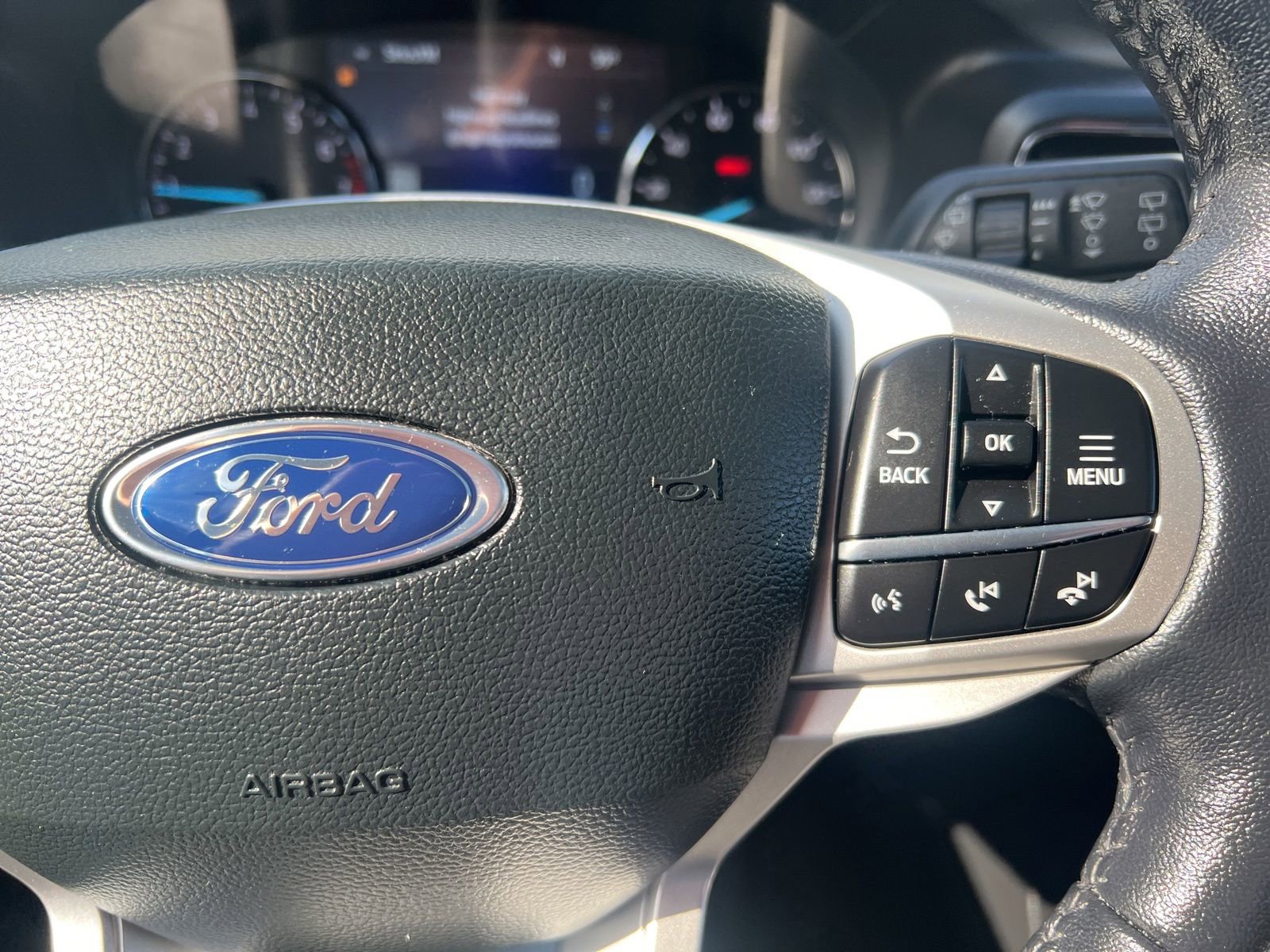 Certified 2023 Ford Explorer XLT w/ Equipment Group 202A AWD/4WD image 25