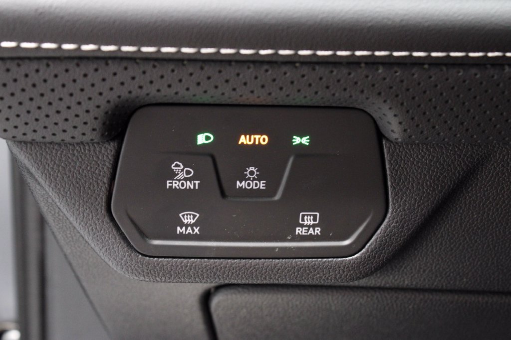 Used 2024 Volkswagen Atlas Cross Sport SEL Premium R-Line AWD/4WD image 28