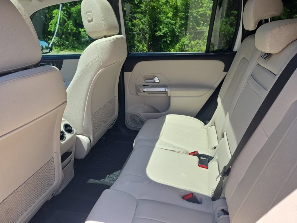 Used 2022 Mercedes-Benz GLB 250 4MATIC image 9
