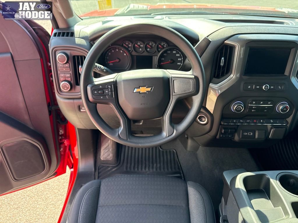 Used 2025 Chevrolet Silverado 2500 Custom w/ Custom Value Package image 20