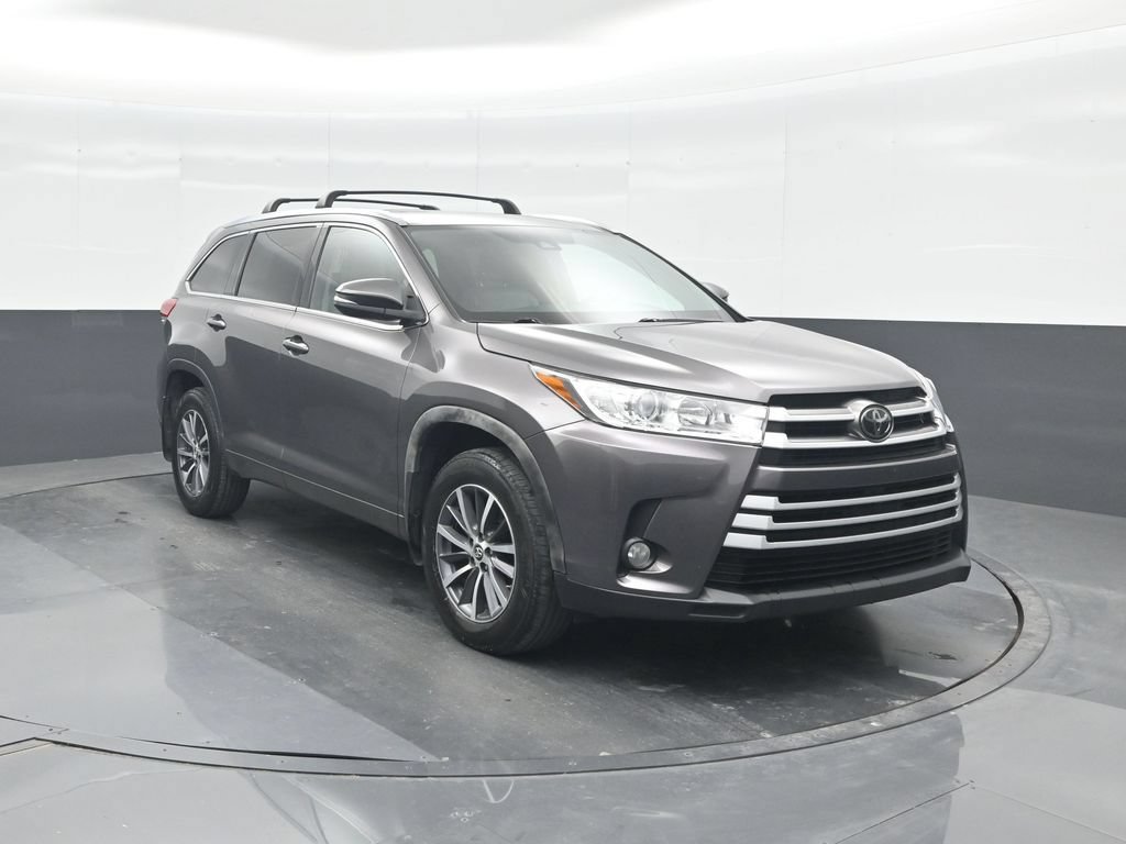 Used 2017 Toyota Highlander XLE AWD/4WD image 8