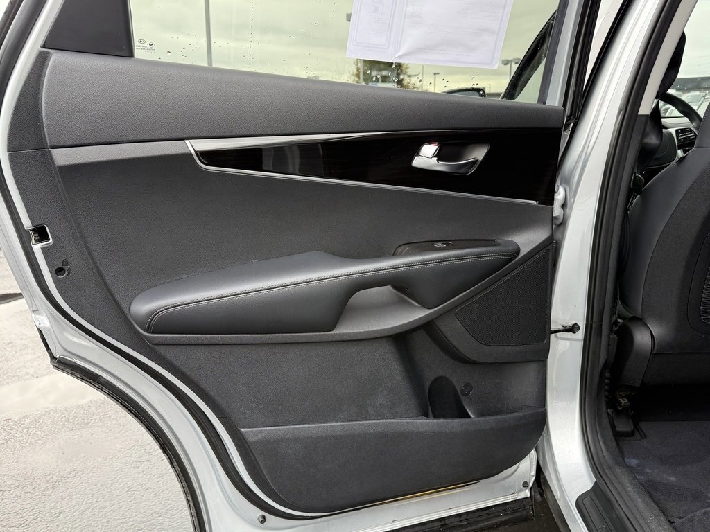 Used 2019 Kia Sorento L image 34