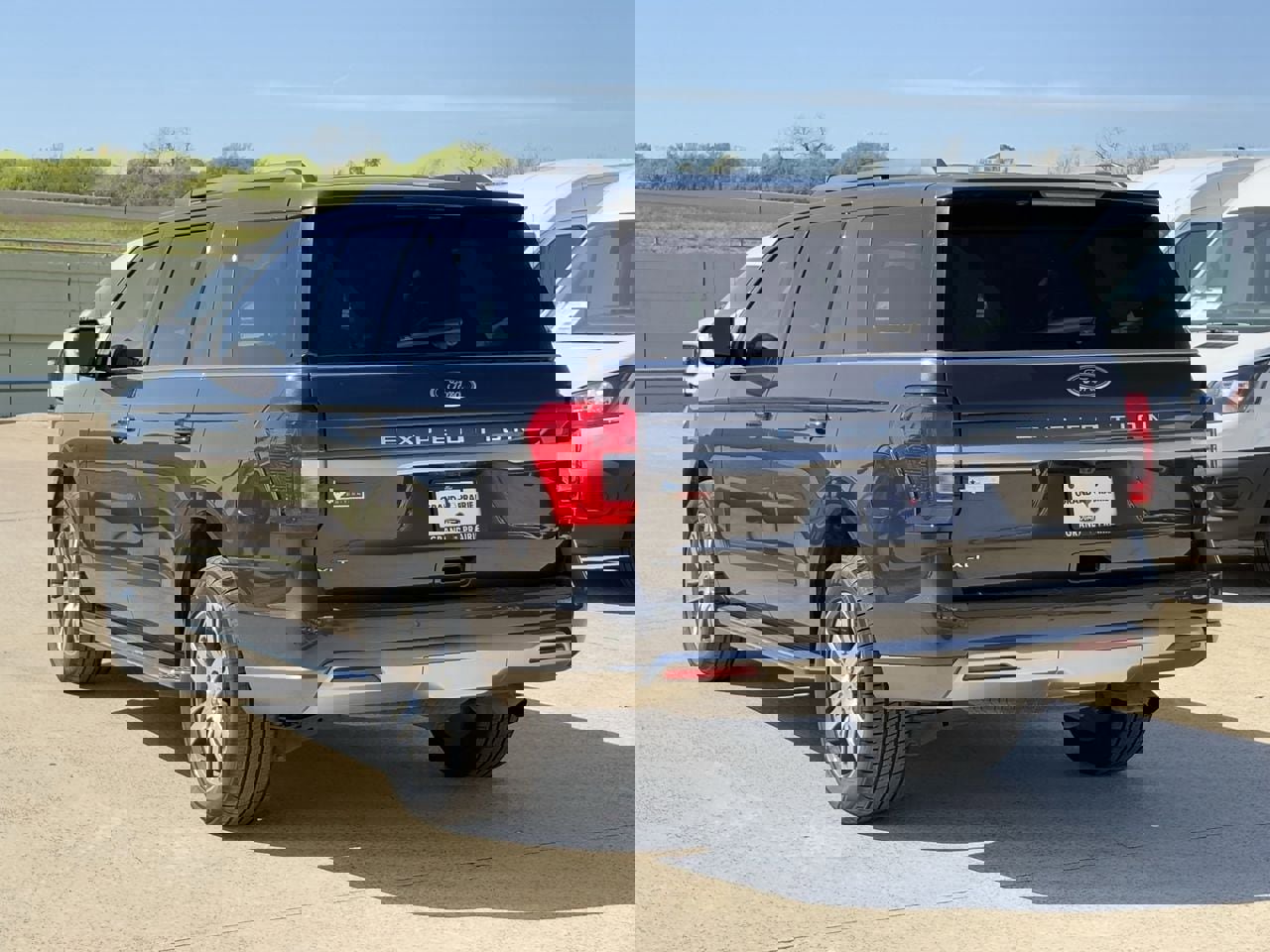 Certified 2023 Ford Expedition XLT image 5