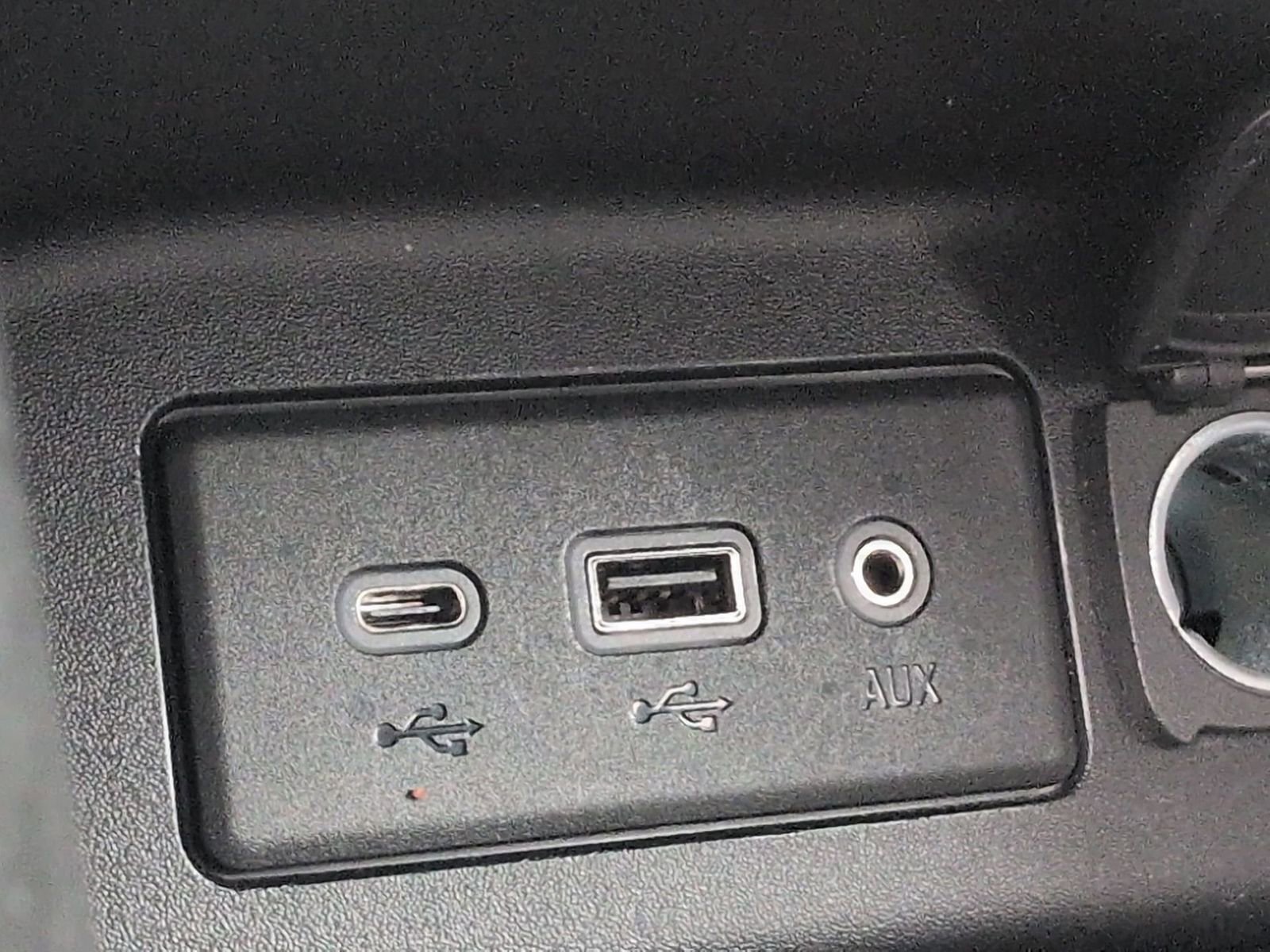 Used 2019 Chevrolet Equinox LT w/ Driver Convenience Package image 36