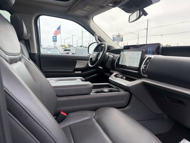 Certified 2025 Ford Expedition Active AWD/4WD image 10