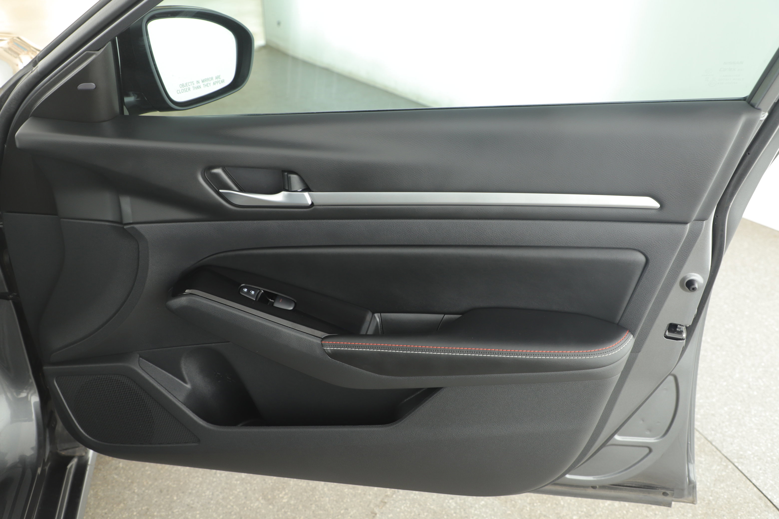 Used 2024 Nissan Altima 2.5 SR w/ SR Premium Package image 7