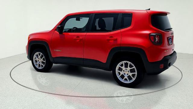 Used 2023 Jeep Renegade Latitude AWD/4WD image 5