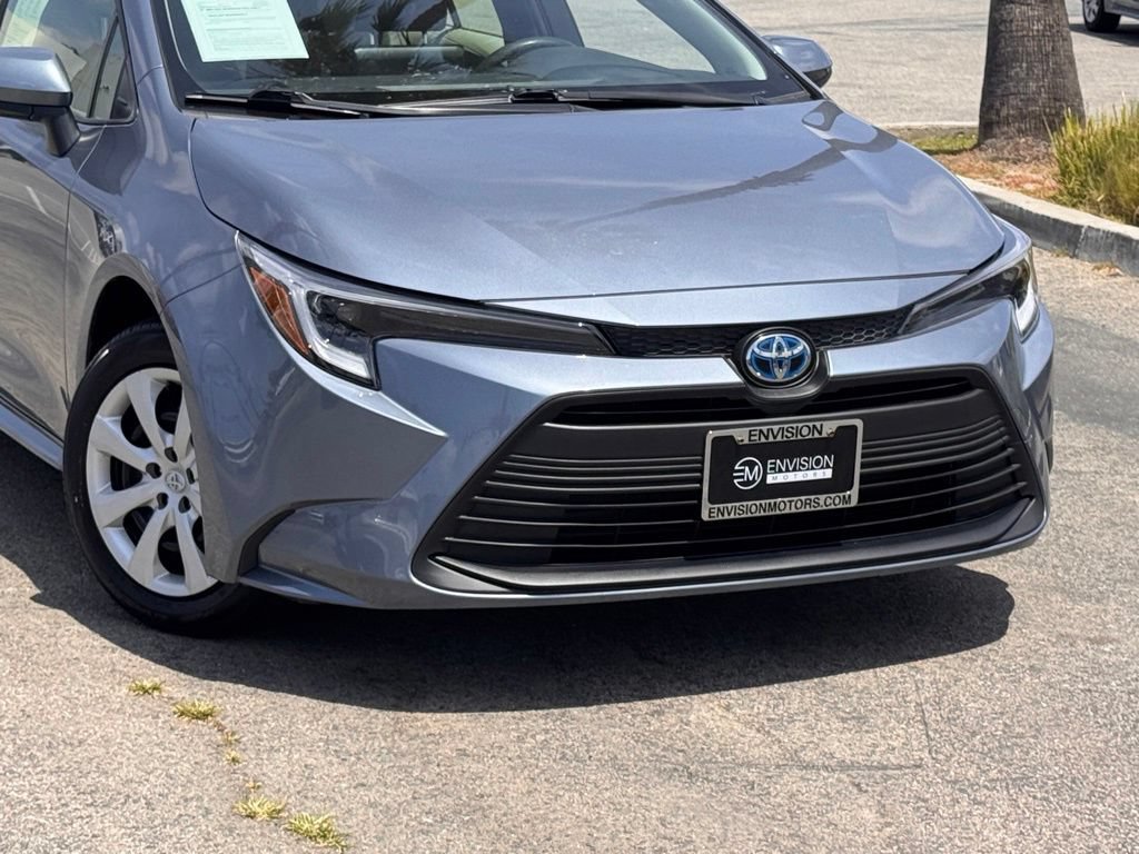 Used 2024 Toyota Corolla LE FWD image 3