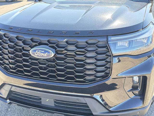 Certified 2025 Ford Explorer ST-Line AWD/4WD image 11