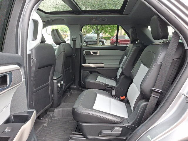 Certified 2023 Ford Explorer XLT w/ Equipment Group 202A AWD/4WD image 11