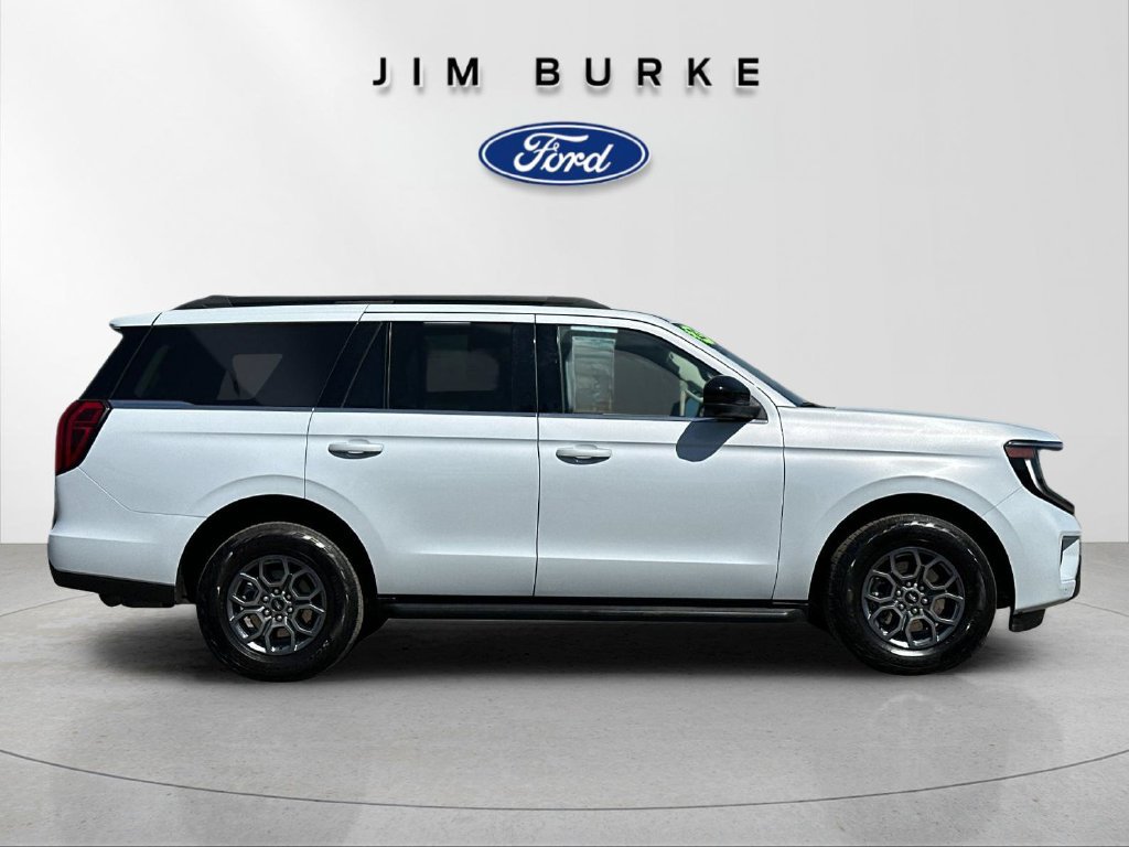 Certified 2025 Ford Expedition Active AWD/4WD image 6