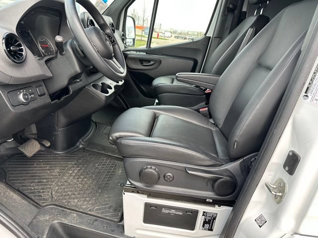 Used 2024 Mercedes-Benz Sprinter 2500 w/ Parking Package image 13