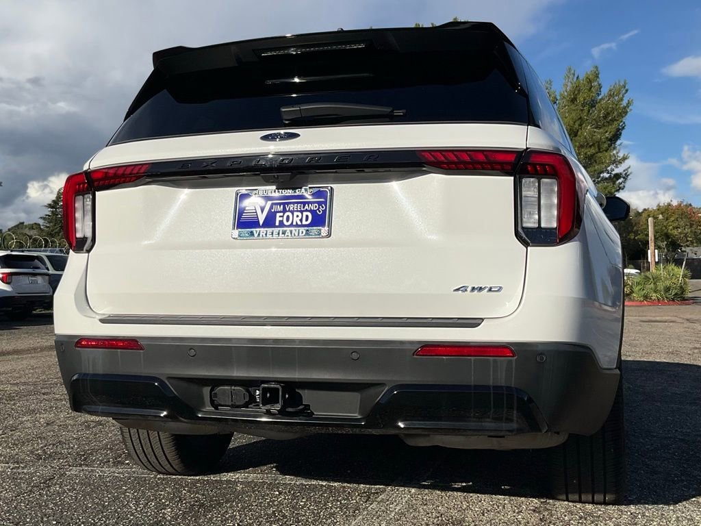 Certified 2025 Ford Explorer ST-Line w/ Premium Package image 7