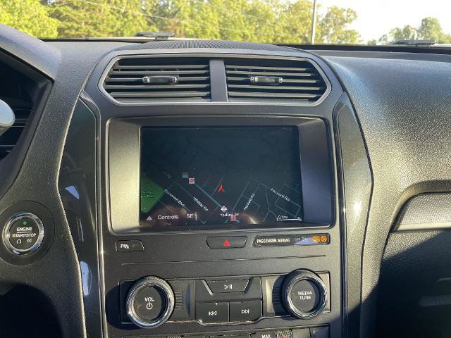 Certified 2019 Ford Explorer XLT w/ Equipment Group 202A FWD image 28